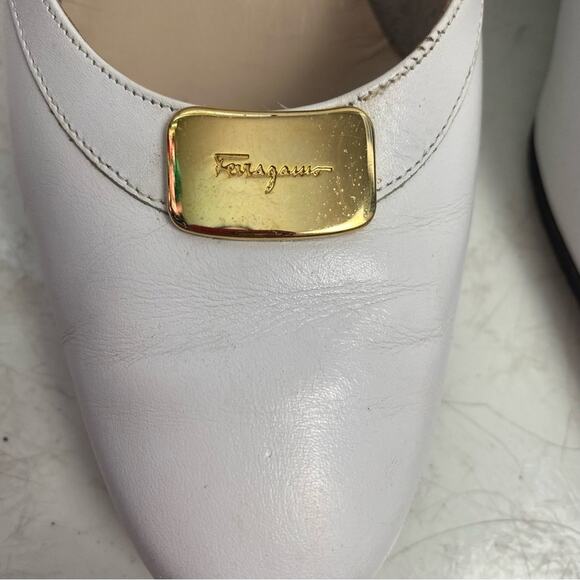 Vintage Salvatore Ferragamo White Classic Almond Toe Heels Size 7 - Picture 3 of 10